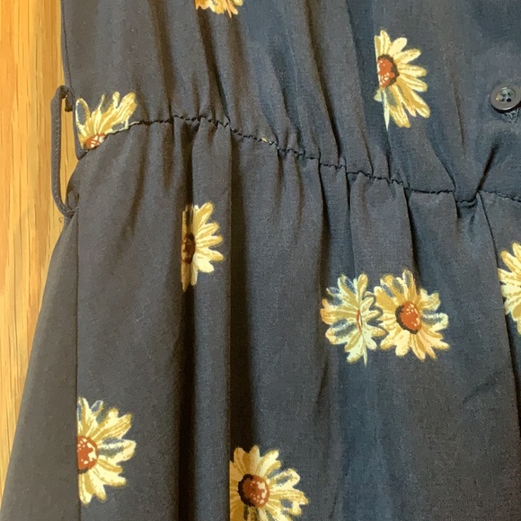 Dress - Picture 3 of 6